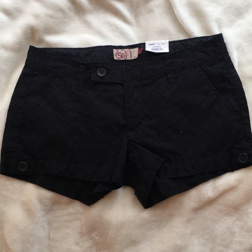 NEVER WORN black chino shorts with stitching